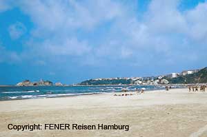 Der weitl&auml;ufige Strand von Sile bei Istanbul am Schwarzen Meer in der T&uuml;rkei